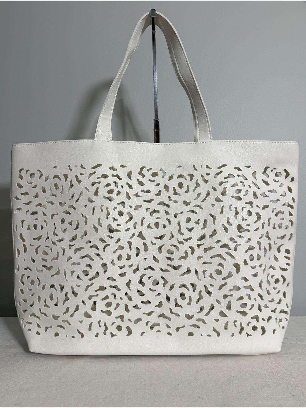 Oscar de la Renta Fragrance White Preforated Laser-Cut Tote Bag - Picture 4 of 16